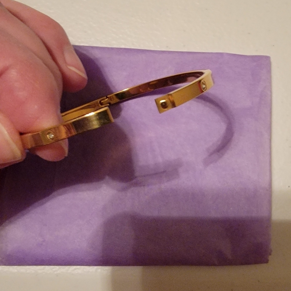 Gold Plated Bangle Bracelet. - Picture 5 of 5